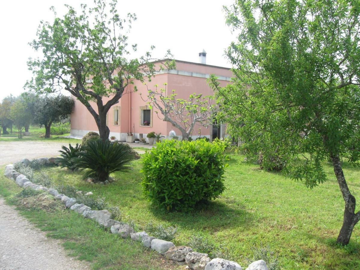 Villa Rita Bed & Breakfast Campi Salentina Exterior foto